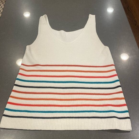 Tops - Knit sweater tank top